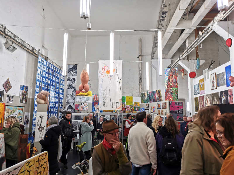 Alle gegen Alle Hannover 2025 10 Ausstellung mit Guido Kratz Keramik